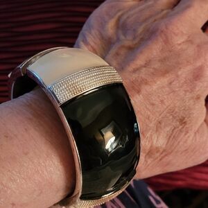 BOLD BLACK, WHITE & SILVER HINGED BANGLE